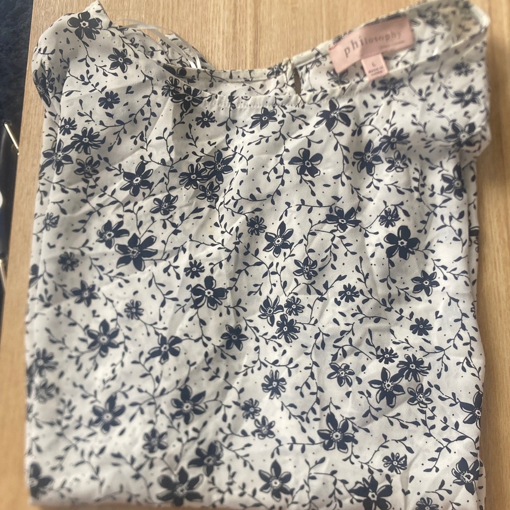 Philosophy Floral Top Black & White, Large
